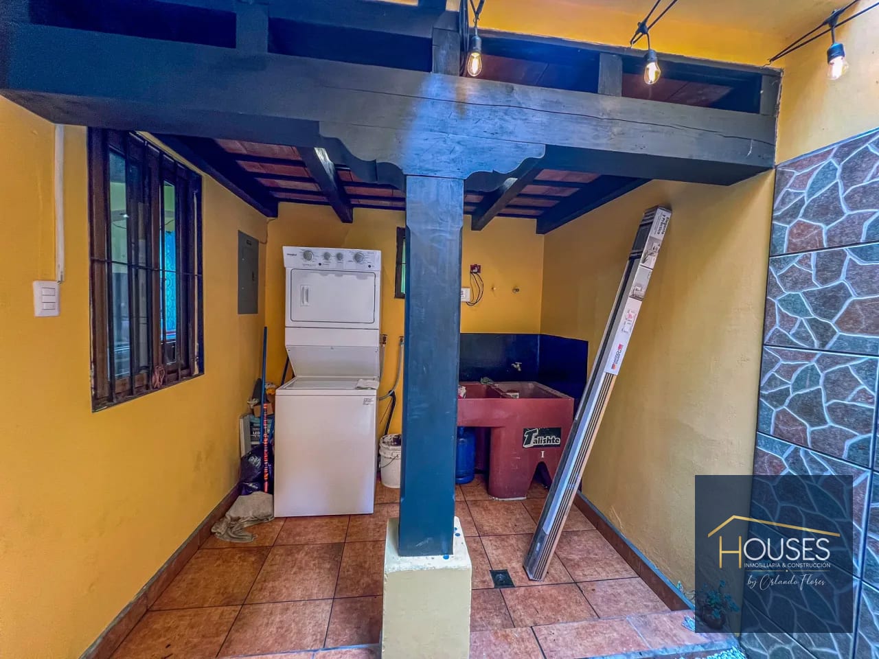 Rento Casa Amoblada de Esquina en Antigua Guatemala — Casa en Alquiler en Antigua, Sacatepéquez — foto 13 de 14