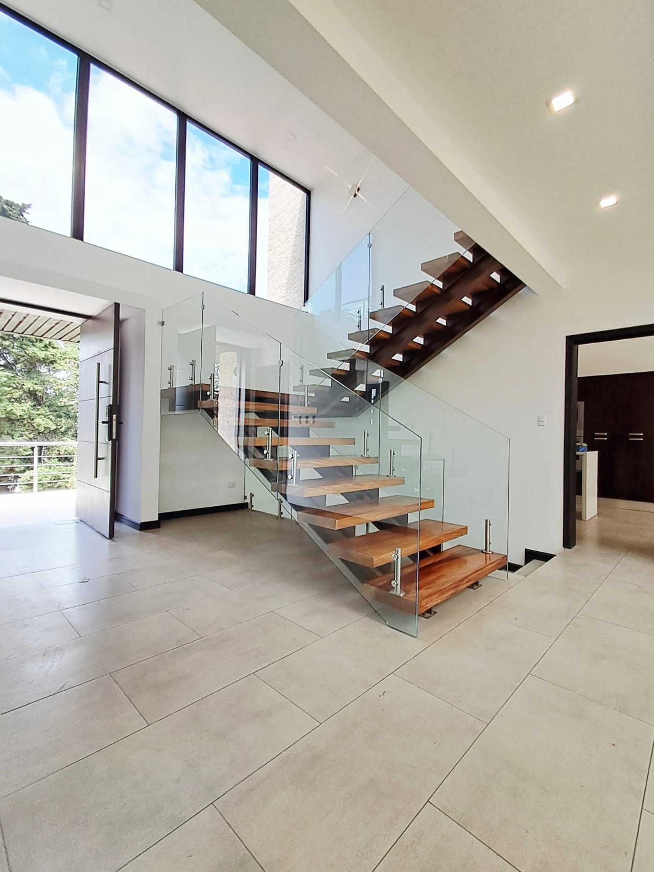 Casa Venta Lomas de San Isidro — Casa en Venta en Lomas de San Isidro, Zona 16, Guatemala, Ciudad — foto 6 de 14