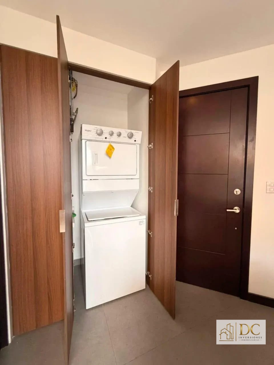đ APARTAMENTO AMUEBLADO EN RENTA â 1 HAB + JARDĂN | EDIFICIO ARLES | ZONA 15 â Apartamento en Alquiler en Arles, Zona 15, Guatemala, Ciudad â foto 8 de 12