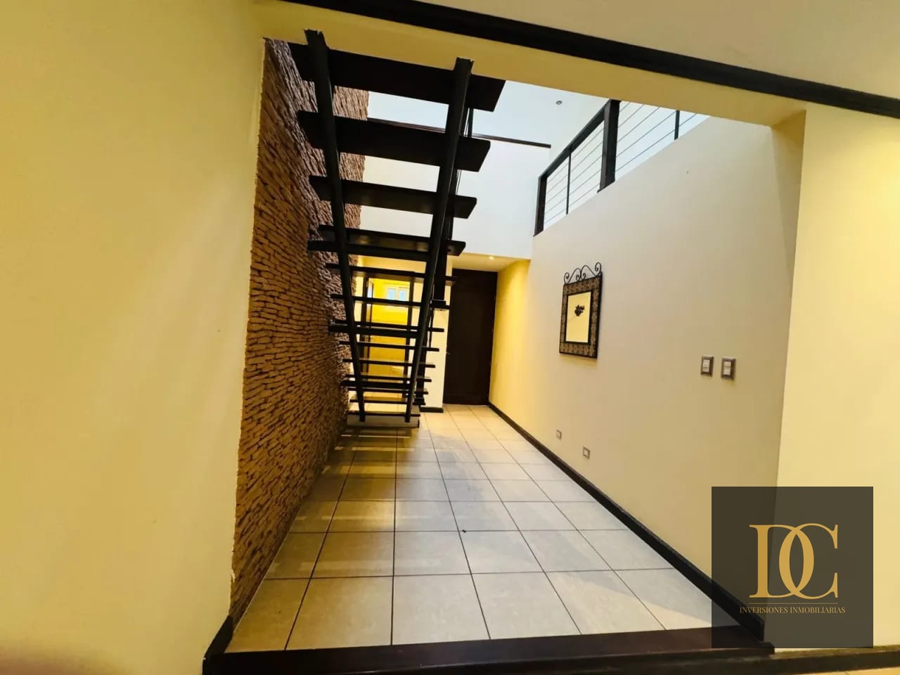📍 Casa en Venta – 3 Hab + Jardín y Sala Familiar | Ensenada de San Isidro | Zona 16 — Casa en Venta en Ensenada de San Isidro, Zona 16, Guatemala, Ciudad — foto 9 de 10