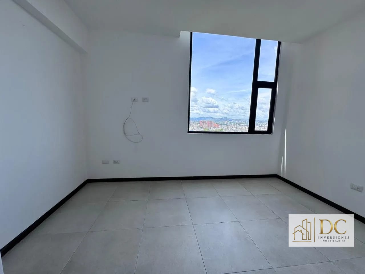 📍 Apartamento en Renta – 2 Hab + Pet Friendly + Vista Panorámica | Mira 10 | Zona 10 — Apartamento en Alquiler en Mira, Zona 10, Guatemala, Ciudad — foto 3 de 12