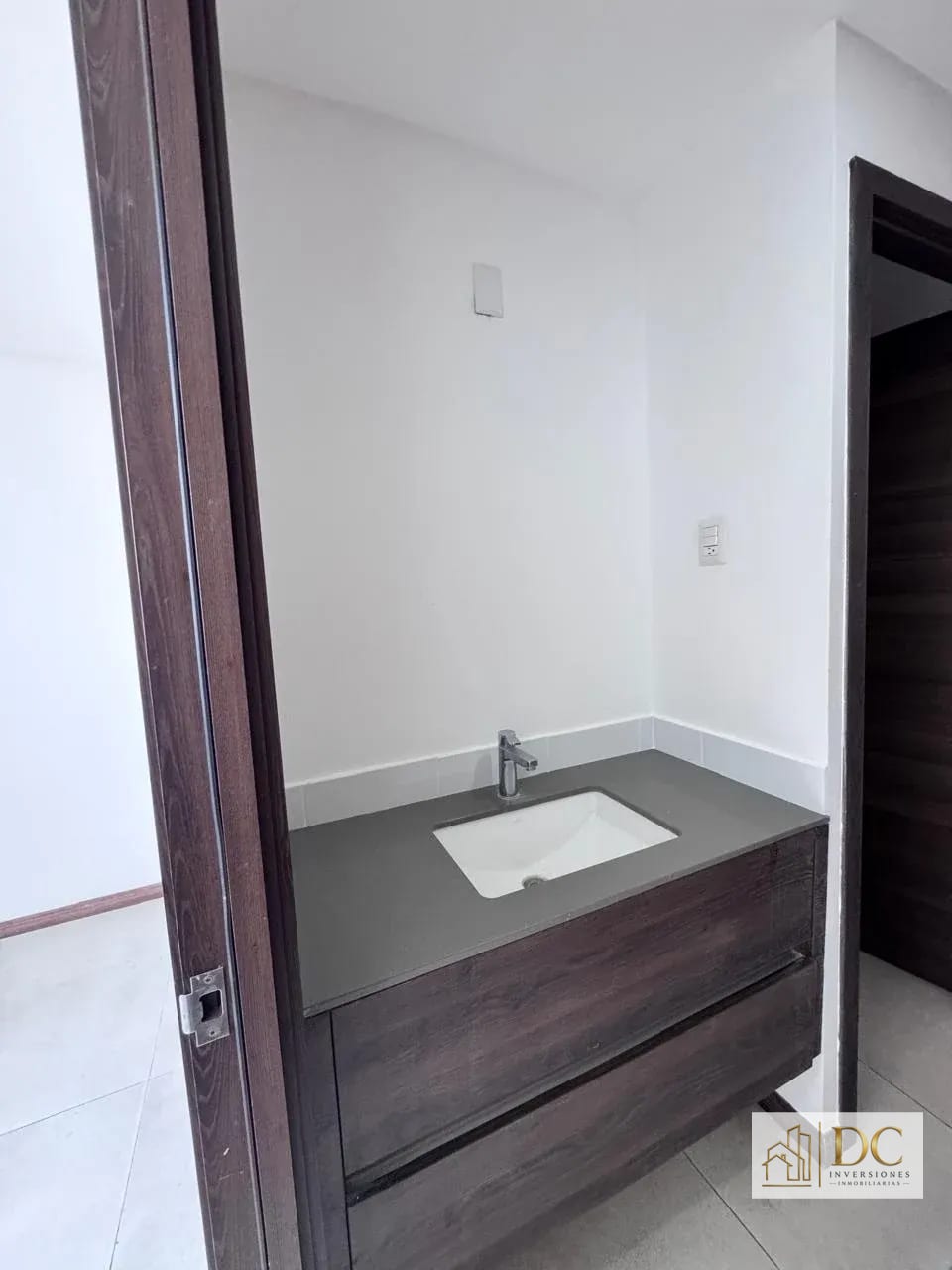 📍 Apartamento en Renta – 2 Hab + Pet Friendly + Vista Panorámica | Mira 10 | Zona 10 — Apartamento en Alquiler en Mira, Zona 10, Guatemala, Ciudad — foto 8 de 12