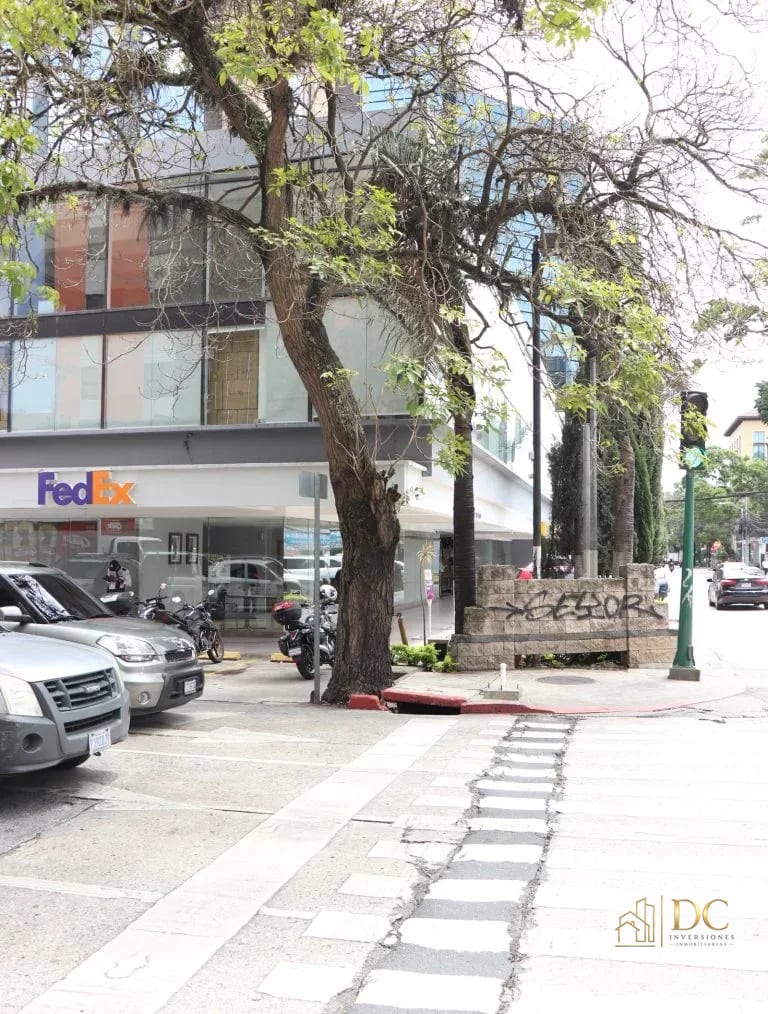 📍 Oficina en Renta – 495 M² + 10 Oficinas | Murano Center | Zona 10 — Oficina en Alquiler en Murano Center, Zona 10, Guatemala, Ciudad — foto 9 de 11