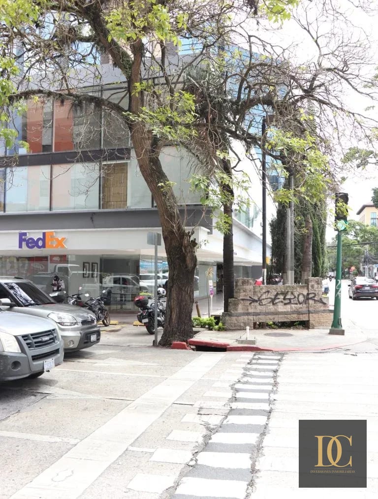 📍 Oficina en Renta – 495 M² + 10 Oficinas | Murano Center | Zona 10 — Oficina en Alquiler en Murano Center, Zona 10, Guatemala, Ciudad — foto 9 de 11