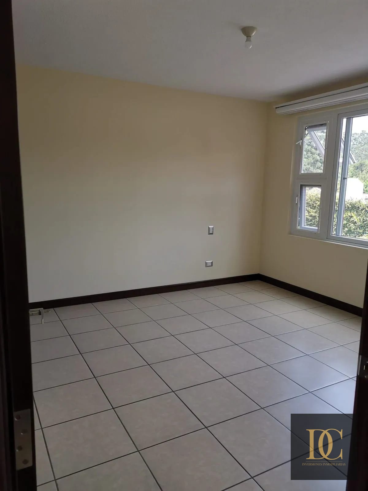 📍 Casa en Venta – 3 Hab + Jardín | Ensenada de San Isidro | Zona 16 — Casa en Venta en Alamedas de San Isidro, Zona 16, Guatemala, Ciudad — foto 8 de 13