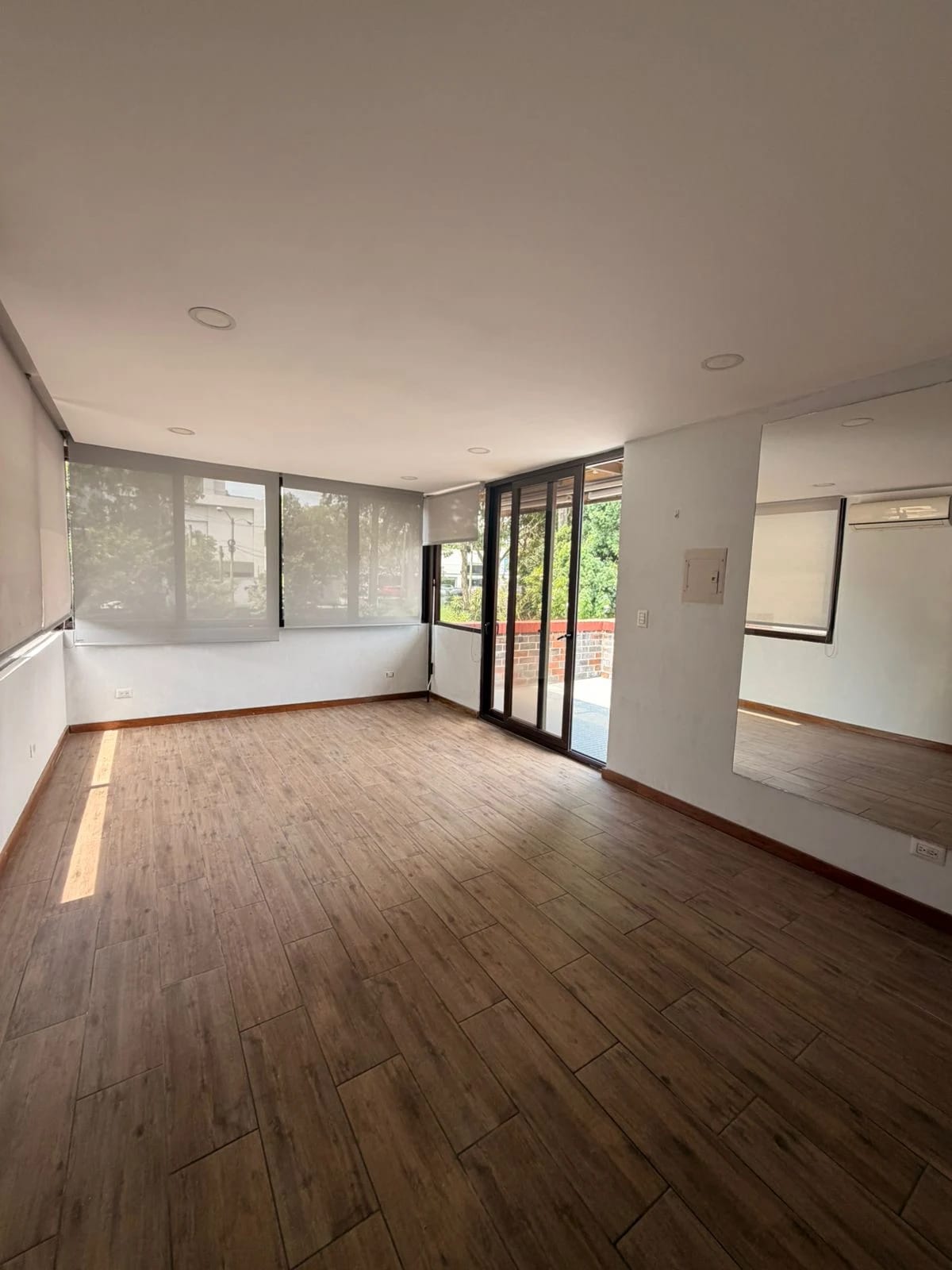 casa en Alquiler zona 10 — Casa en Alquiler en Zona 10, Guatemala, Ciudad — foto 5 de 11