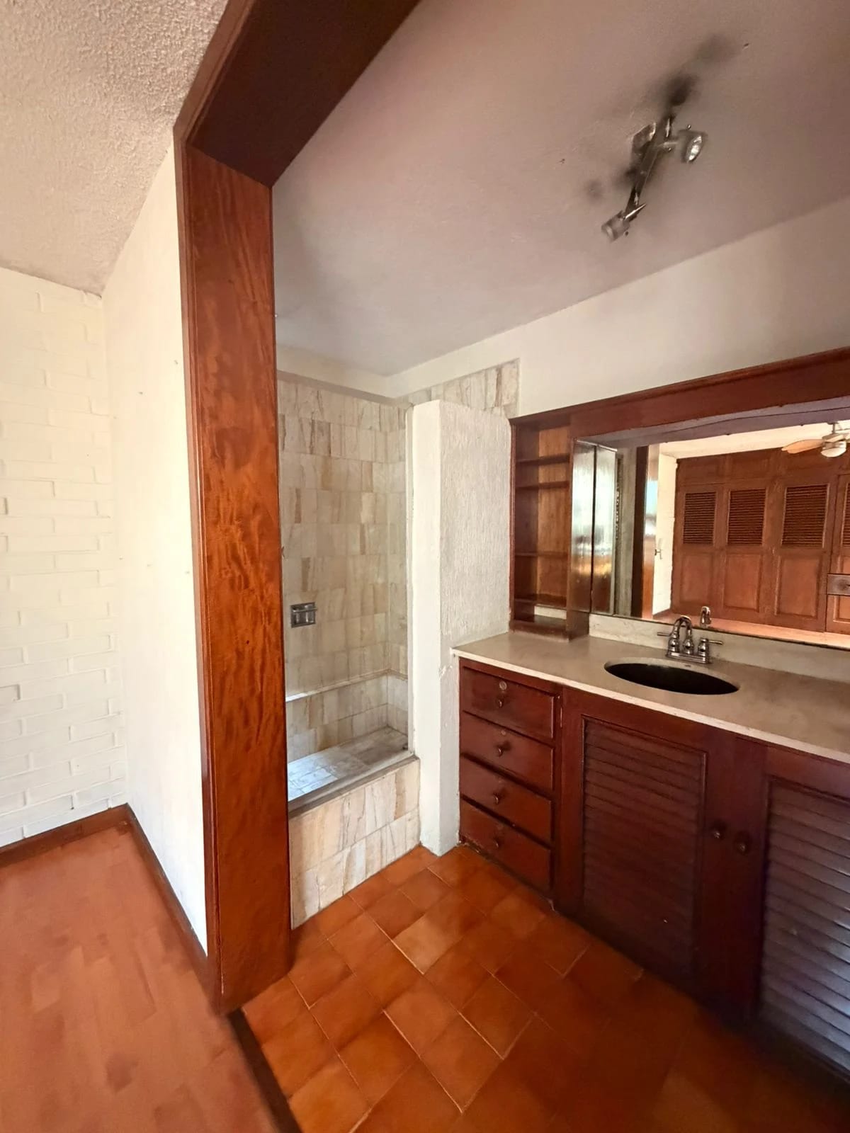 casa en Alquiler zona 10 — Casa en Alquiler en Zona 10, Guatemala, Ciudad — foto 9 de 11