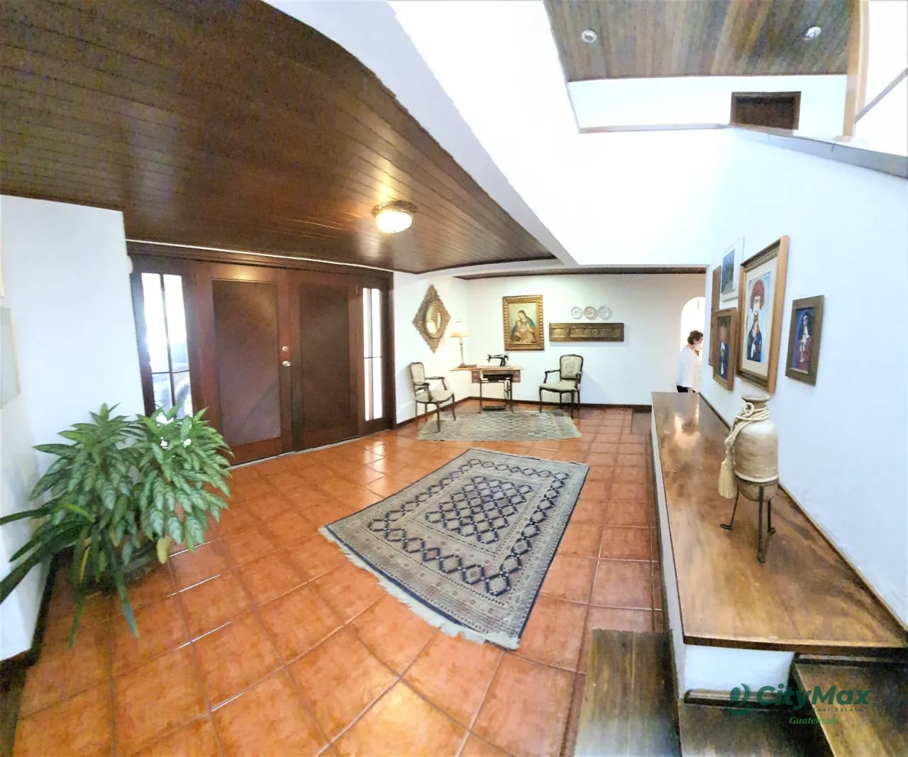 Amplia Casa en Venta El Prado Zona 10 Guatemala — Casa en Venta en El Prado, Zona 10, Guatemala, Ciudad — foto 9 de 11