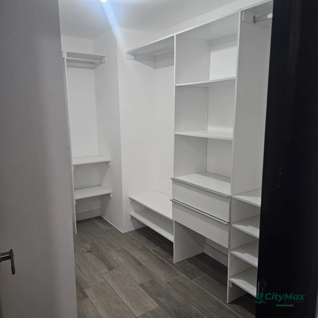 Apartamento en Venta Listo para habitar Z. 14 — Apartamento en Venta en Segheria, Zona 14, Guatemala, Ciudad — foto 6 de 10