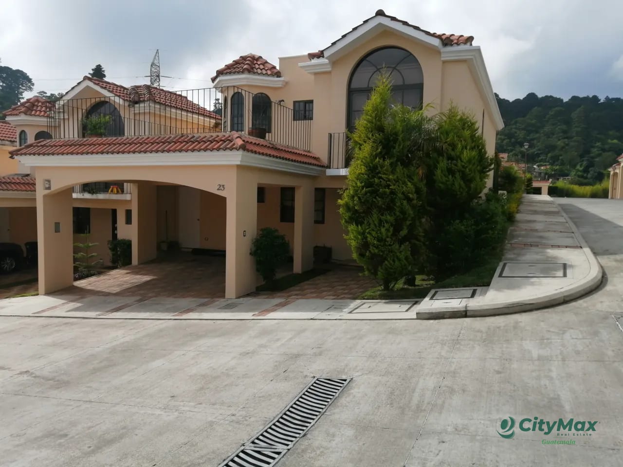Casa en VENTA en Villas Suiza Zona 16 — Casa en Venta en Zona 16, Guatemala, Ciudad — foto 1 de 17