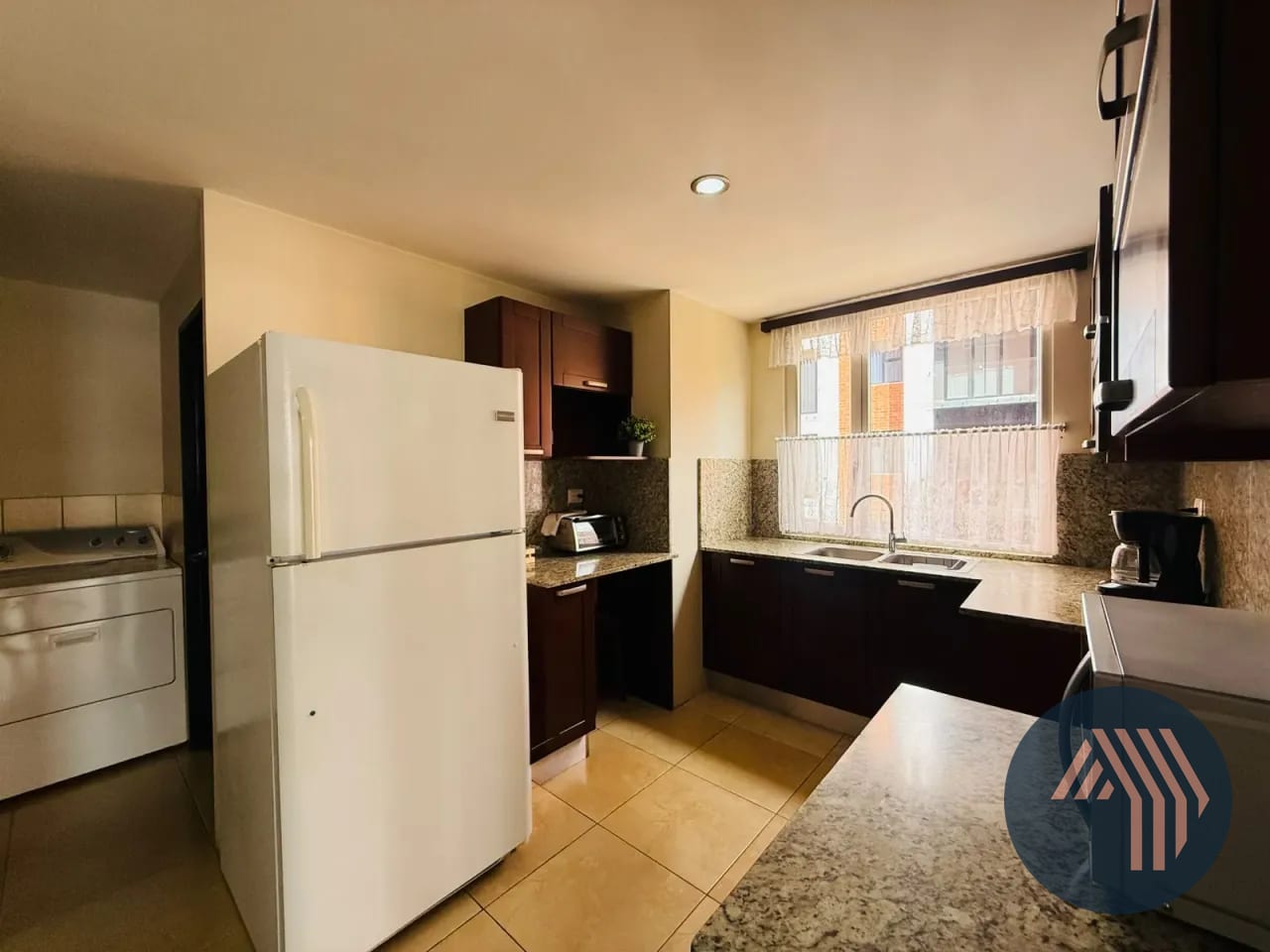 Alquiler de Amplio y Céntrico Apartamento - Aria, Zona 10 — Apartamento en Alquiler en Aria, Zona 10, Guatemala, Ciudad — foto 5 de 12