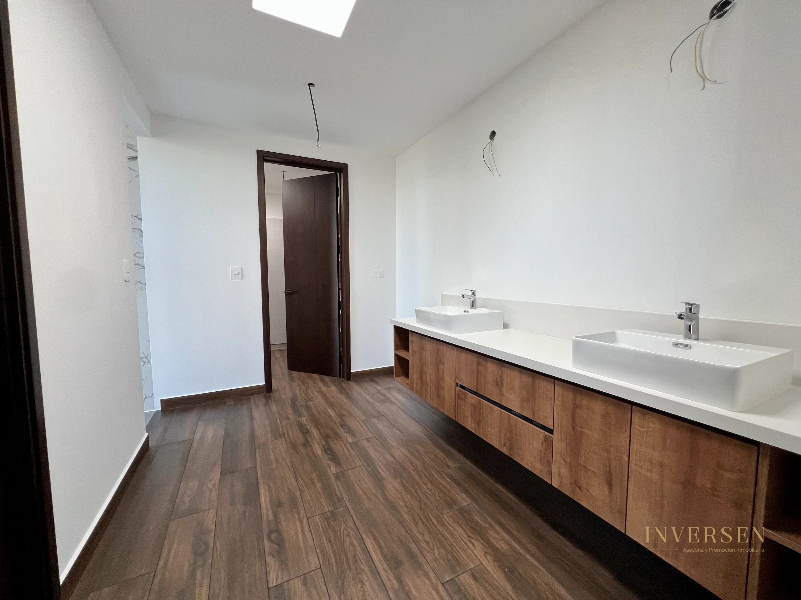 Casa para estrenar en venta en zona 10 - Molie - 10