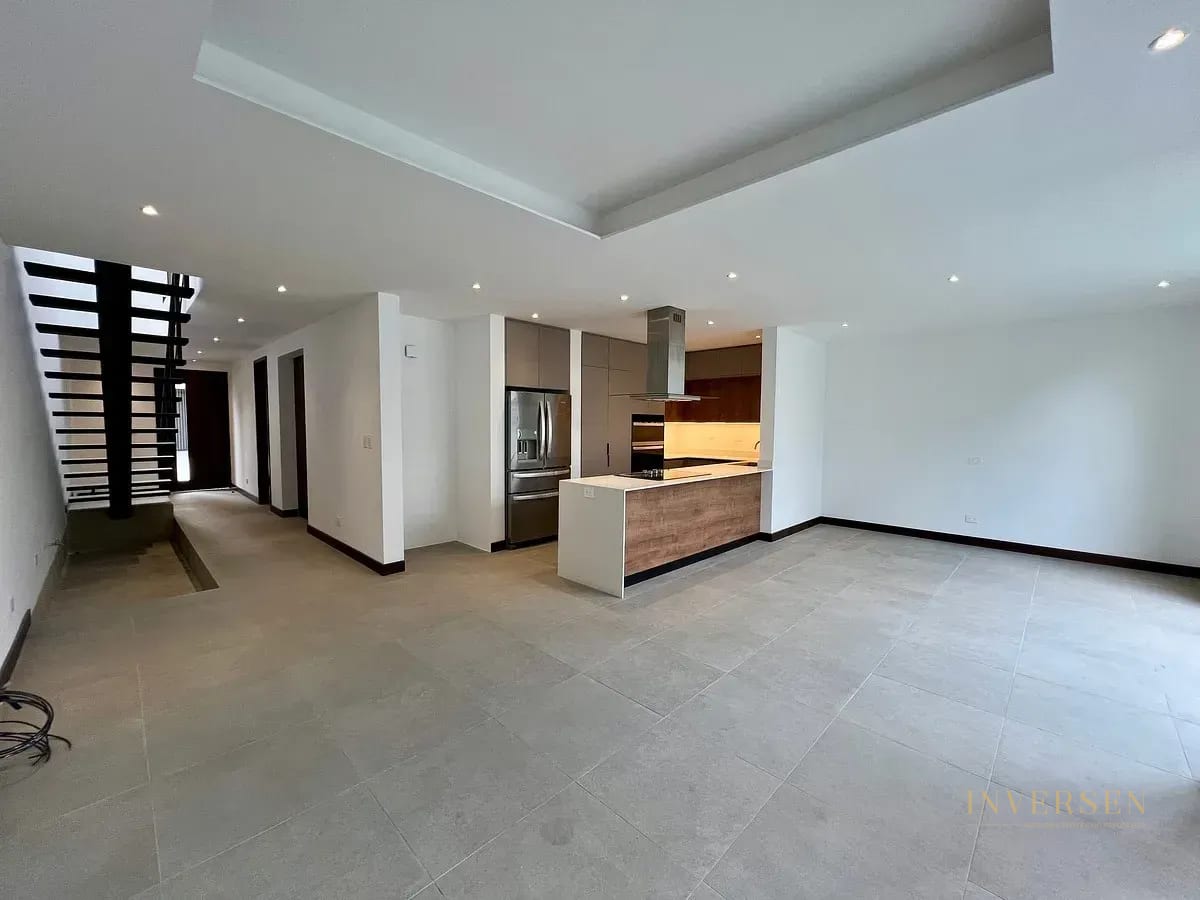 Casa en renta en zona 10 para estrenar — Casa en Alquiler en Zona 10, Guatemala, Ciudad — foto 6 de 7