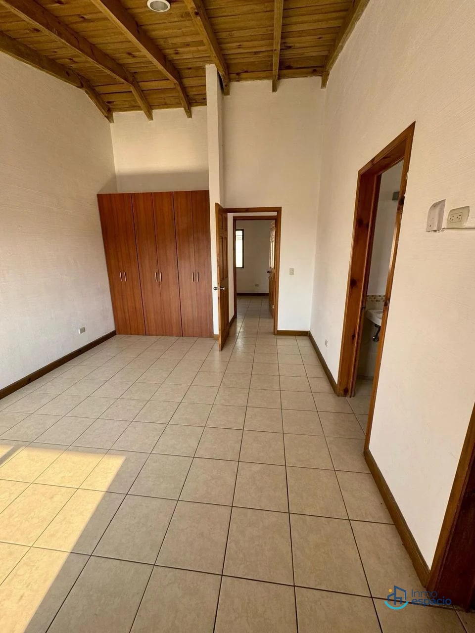 Casa en alquiler en Condominio San Mateo, Boulevard Acatán Zona 16 - 8