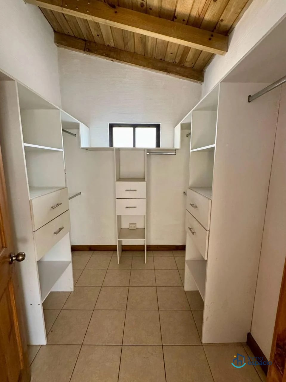 Casa en alquiler en Condominio San Mateo, Boulevard Acatán Zona 16 - 17