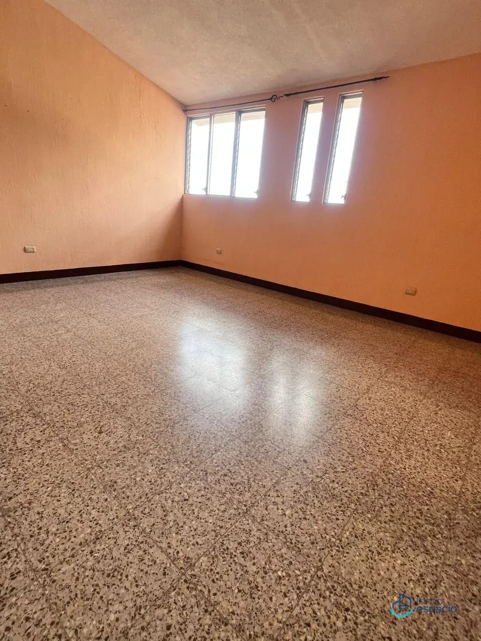 Casa en venta en San Cristóbal — Casa en Venta en Zona 8 Mixco, Guatemala, Ciudad — foto 8 de 17