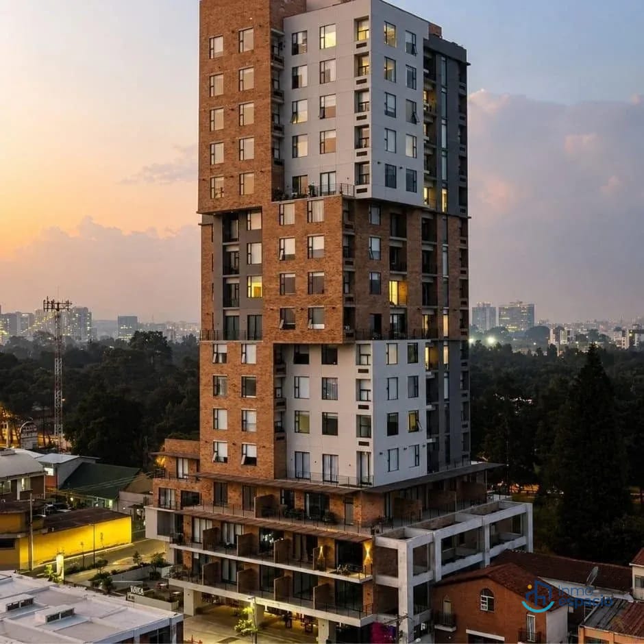 Apartamento en Alquiler | Zona 10 Ciudad Vieja — Apartamento en Alquiler en Ciudad Vieja, Zona 10, Guatemala, Ciudad — foto 1 de 8