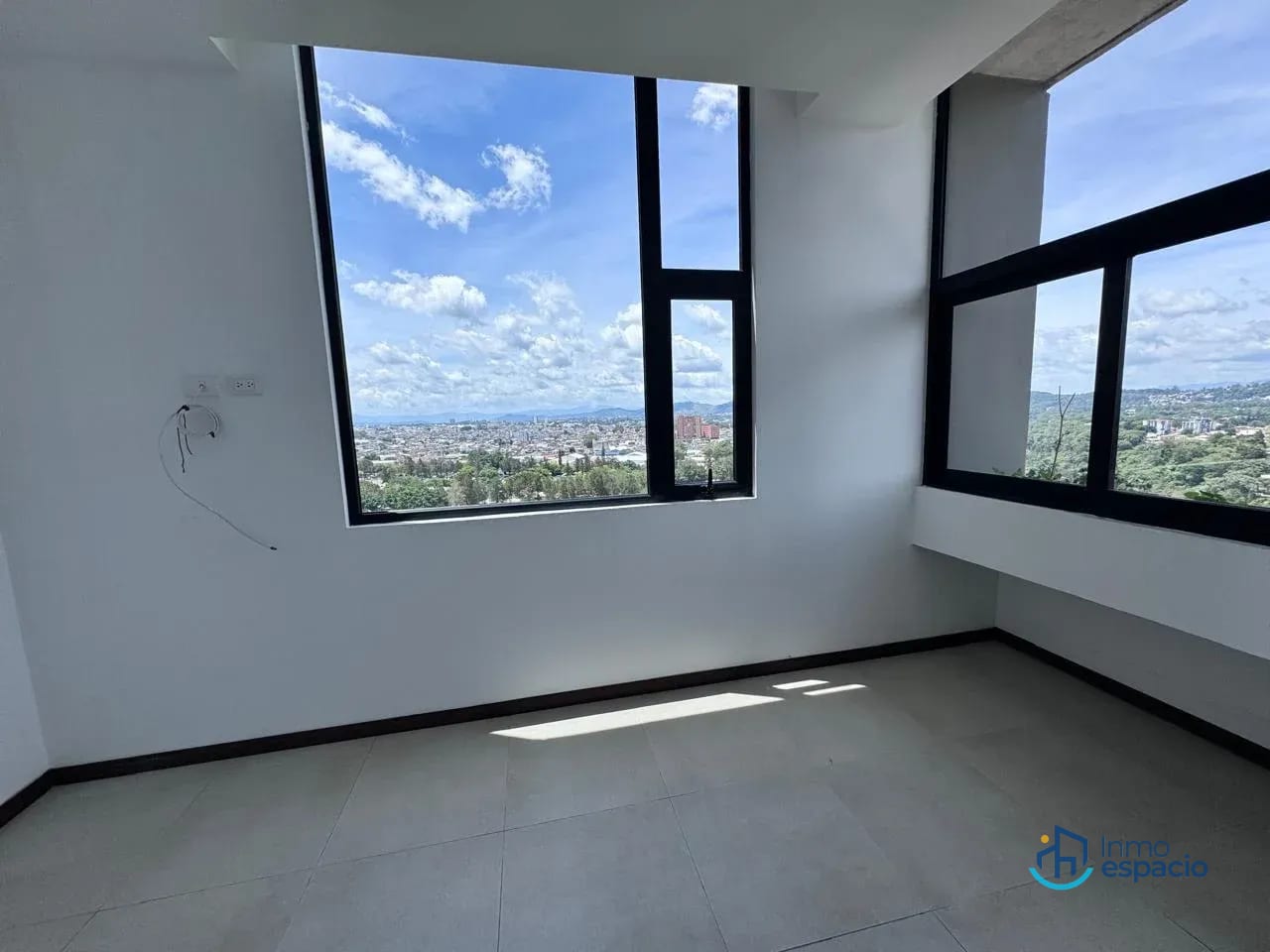 Apartamento en Alquiler | Zona 10 Ciudad Vieja — Apartamento en Alquiler en Ciudad Vieja, Zona 10, Guatemala, Ciudad — foto 5 de 8