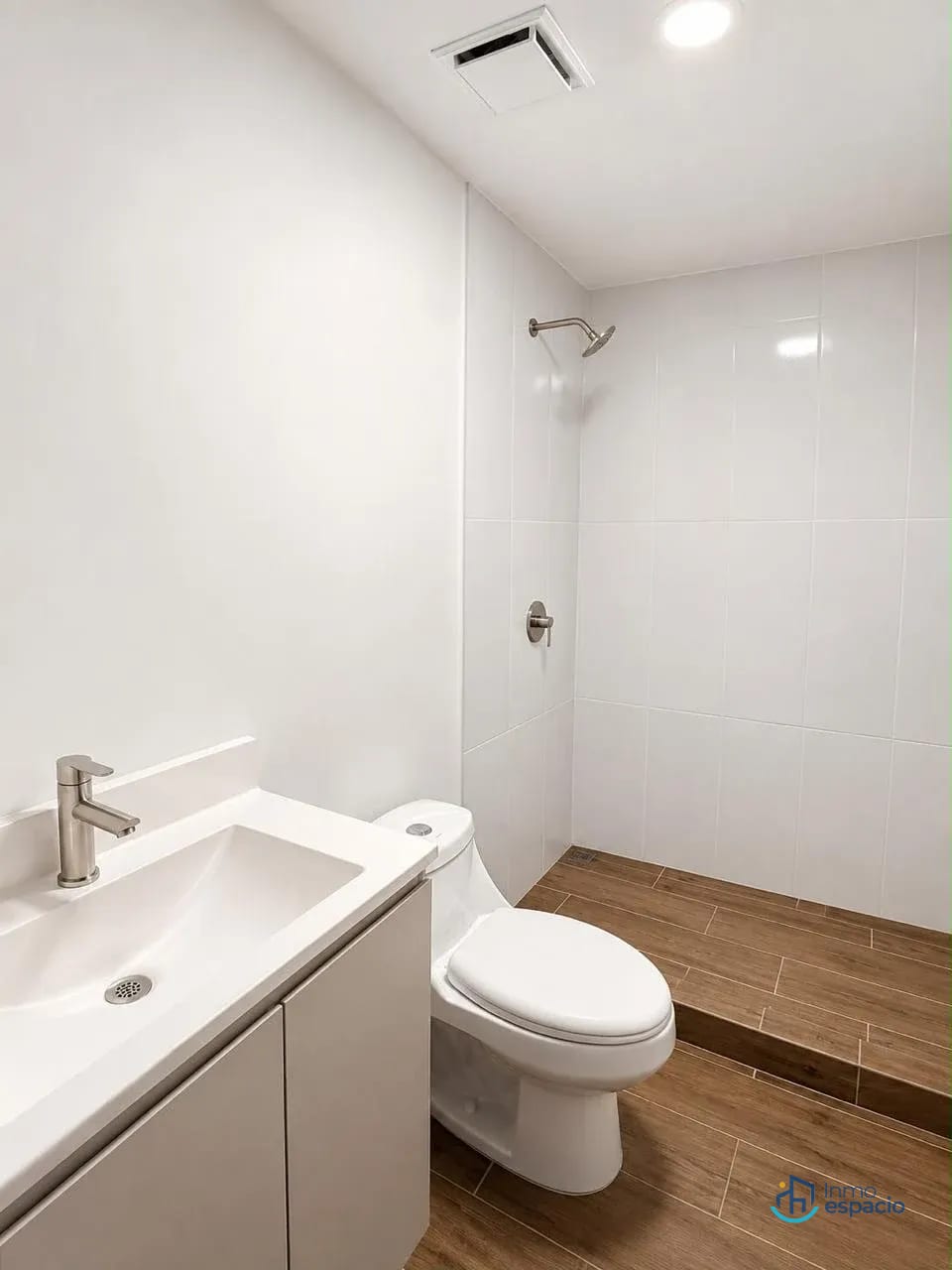 Apartamento en Alquiler – Zona 4 — Apartamento en Alquiler en Modra II, Zona 4, Guatemala, Ciudad — foto 2 de 10