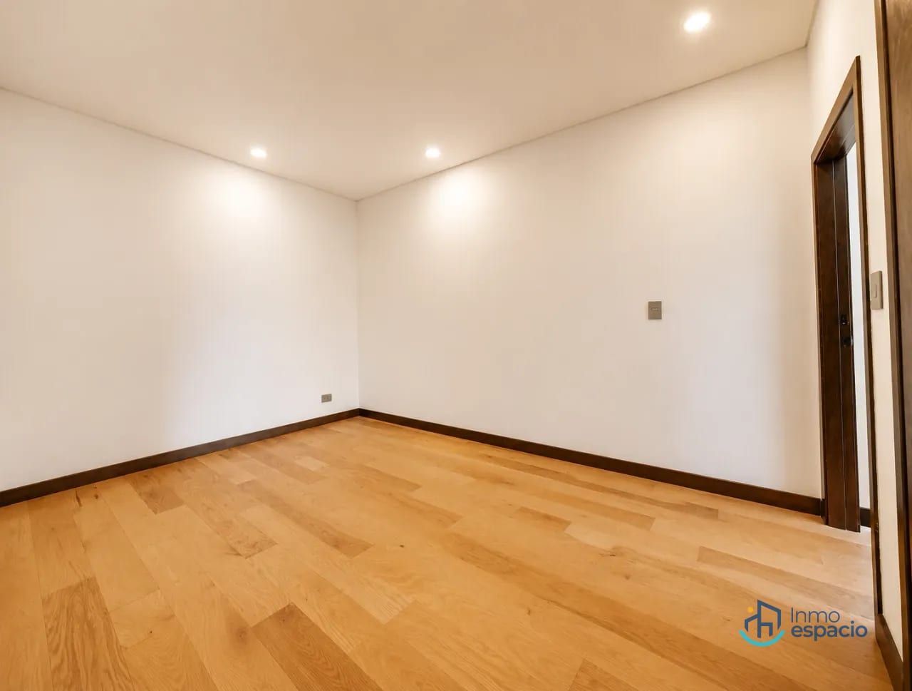 Apartamento en alquiler - Zona 16 — Apartamento en Alquiler en Ramblas de Cayalá, Zona 16, Guatemala, Ciudad — foto 4 de 17