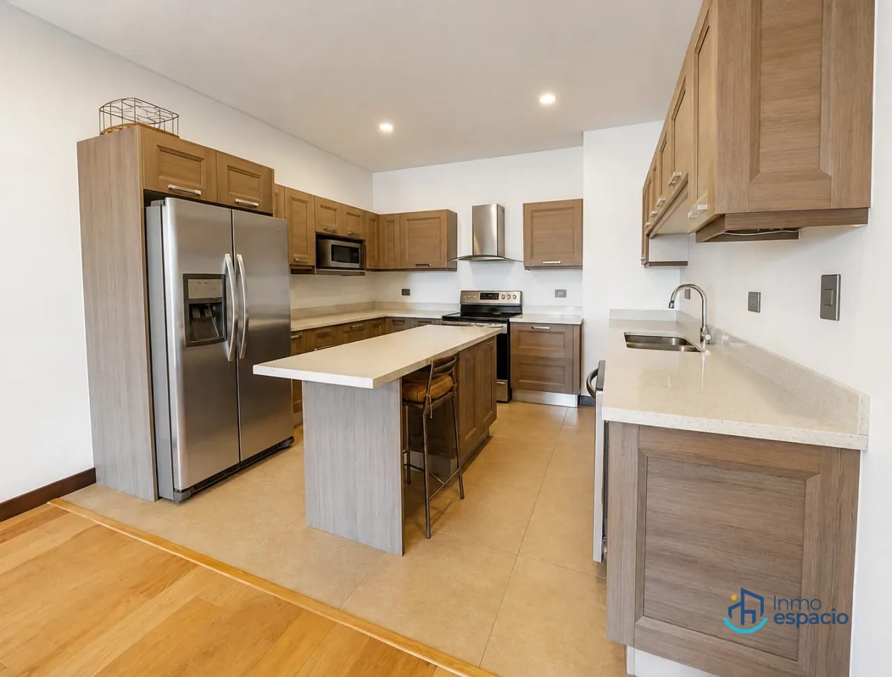 Apartamento en alquiler - Zona 16 — Apartamento en Alquiler en Ramblas de Cayalá, Zona 16, Guatemala, Ciudad — foto 17 de 17