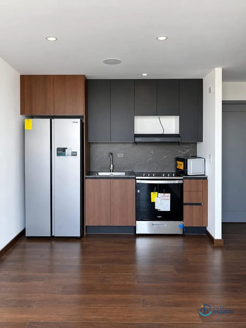 Apartamento en alquiler en Zona 10 — Apartamento en Alquiler en Atarah, Zona 10, Guatemala, Ciudad — foto 2 de 7