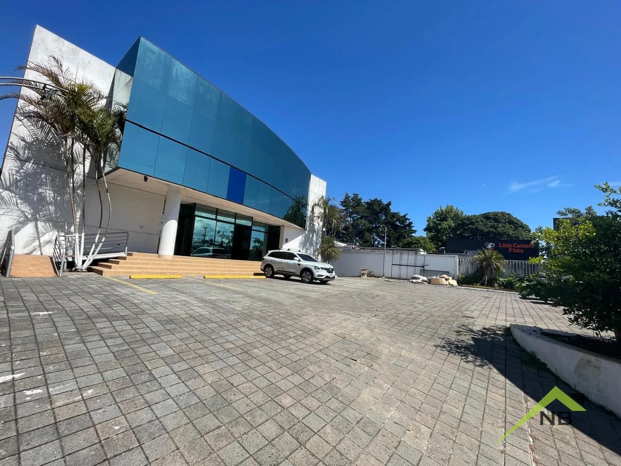 Amplio espacio Comercial en Km 16.5 Carretera a El Salvador - 1