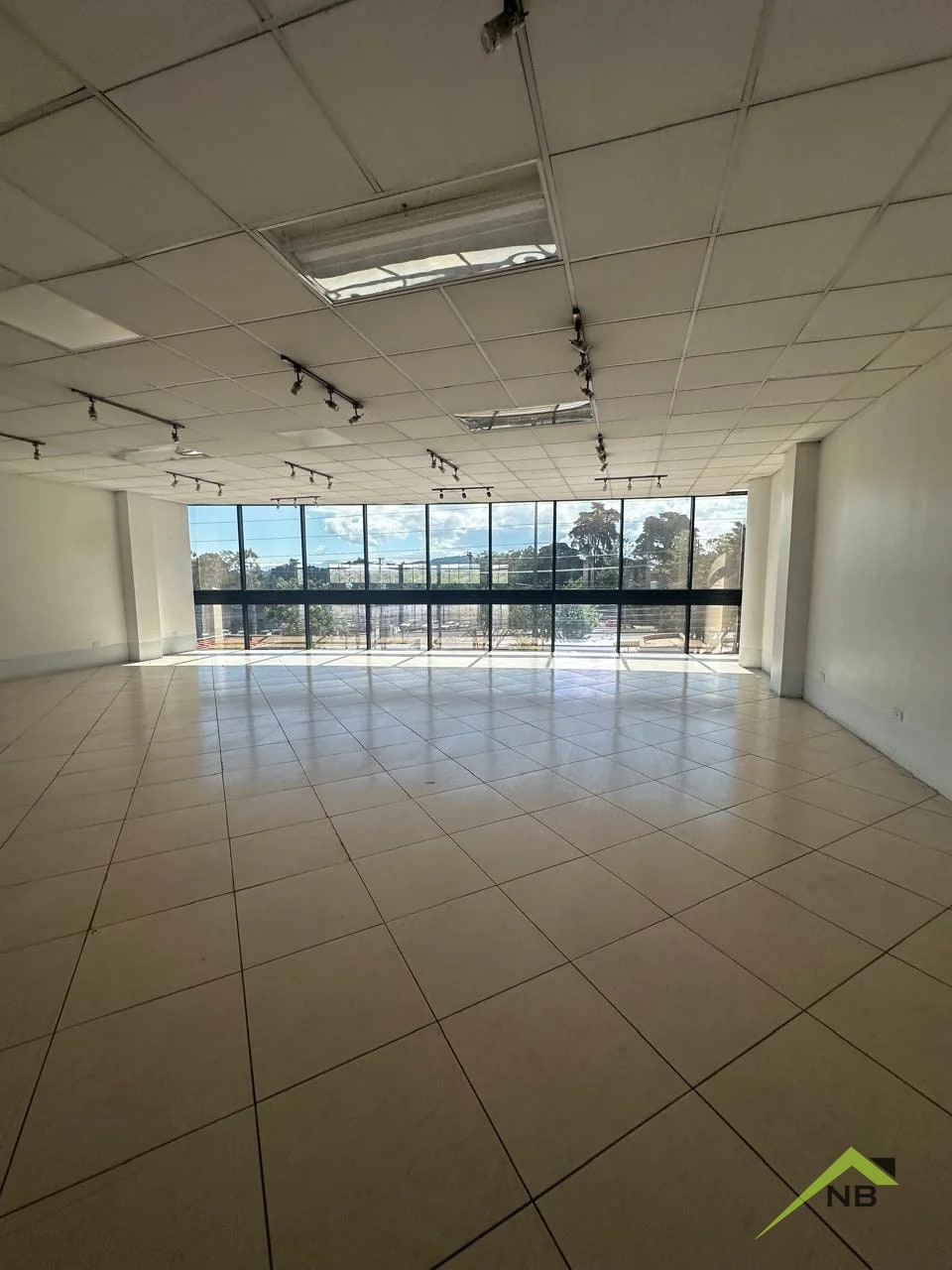 Amplio espacio Comercial en Km 16.5 Carretera a El Salvador - 4