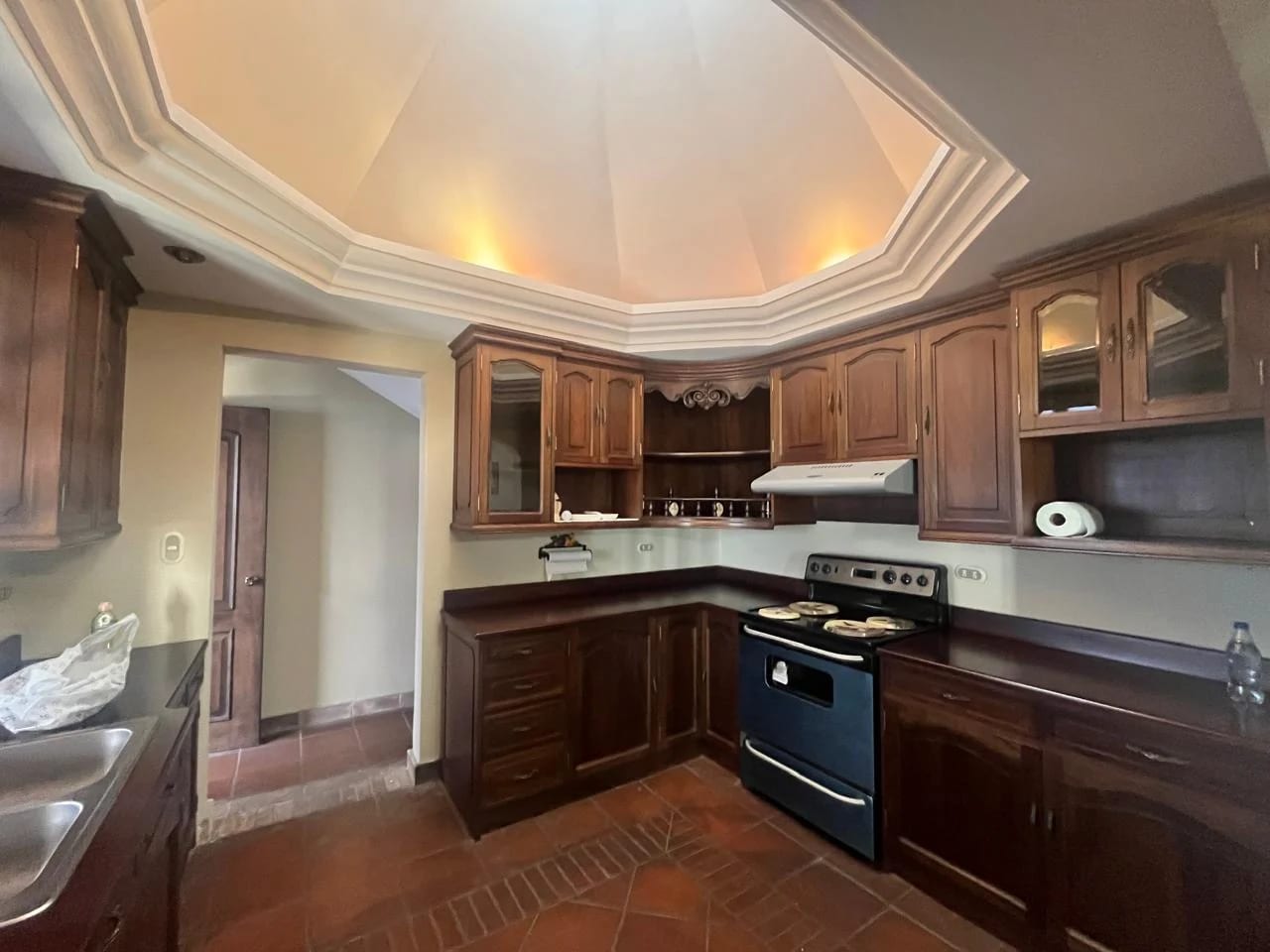 CASA EN VENTA EN CONDOMINIO CERCA DE ANTIGUA — Casa en Venta en Antigua, Sacatepéquez — foto 4 de 5