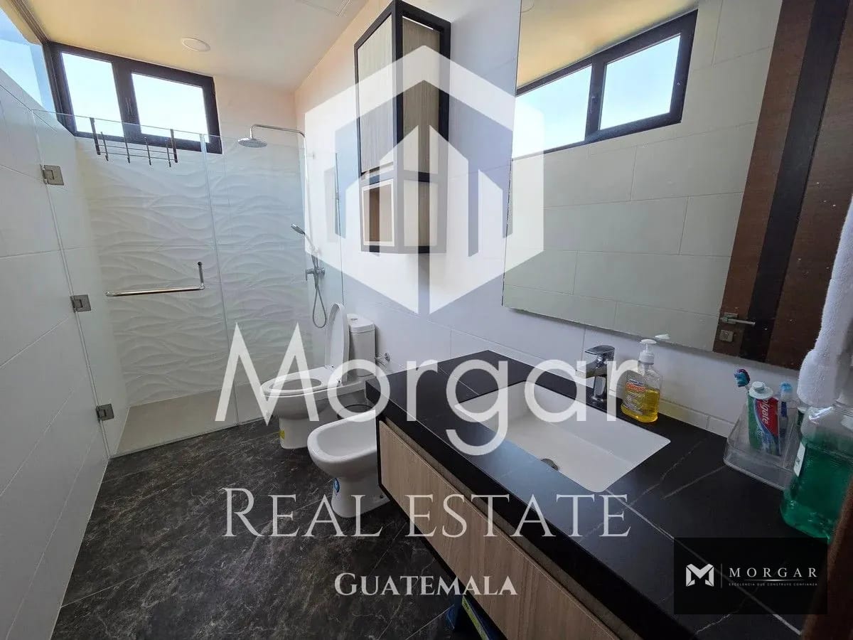 Apartamento en alquiler en Zona 10 de 3 dormitorios en $ 1,740 — Apartamento en Alquiler en Zona 10, Guatemala, Ciudad — foto 12 de 17