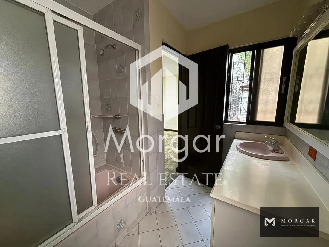 Casa para oficina o comercio en alquiler en Zona 10 de 1,562.44 Mts en $ 6,160 — Oficina en Alquiler en Zona 10, Guatemala, Ciudad — foto 11 de 14
