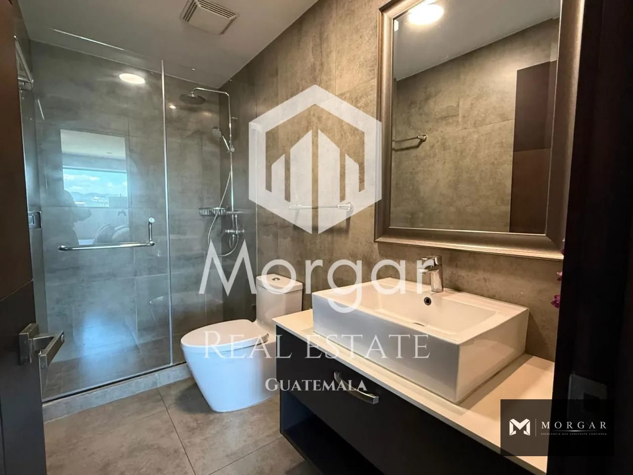 Apartamento en alquiler en Zona 10 de 2 dormitorios en $ 2,200 — Apartamento en Alquiler en Zona 10, Guatemala, Ciudad — foto 5 de 10