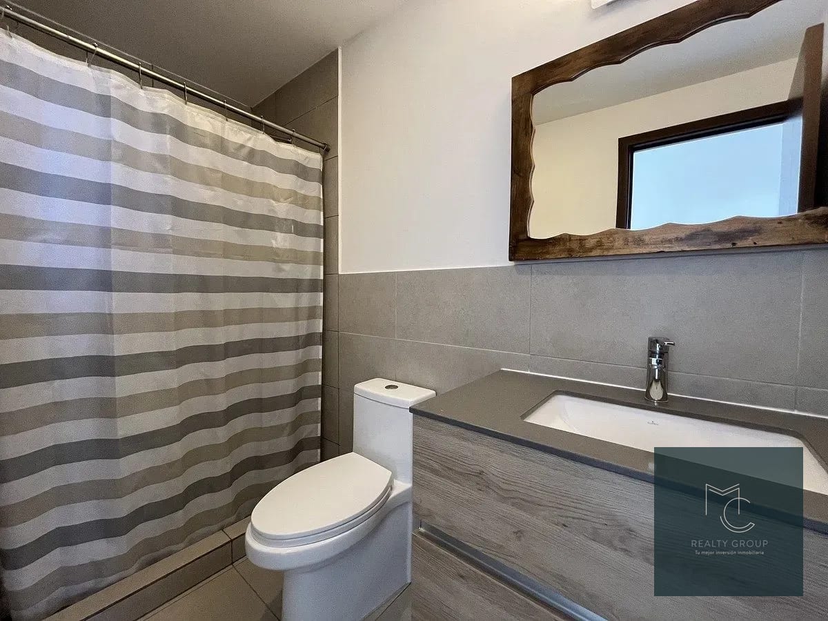 Apartamento semi amueblado en RENTA y VENTA - zona 10 — Apartamento en Alquiler en Mira, Zona 10, Guatemala, Ciudad — foto 3 de 14