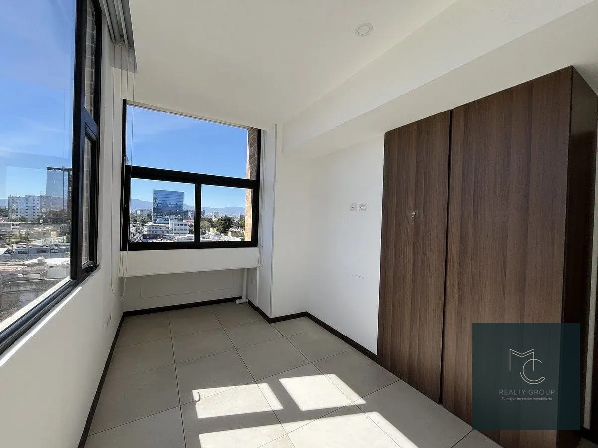 Apartamento semi amueblado en RENTA y VENTA - zona 10 — Apartamento en Alquiler en Mira, Zona 10, Guatemala, Ciudad — foto 10 de 14