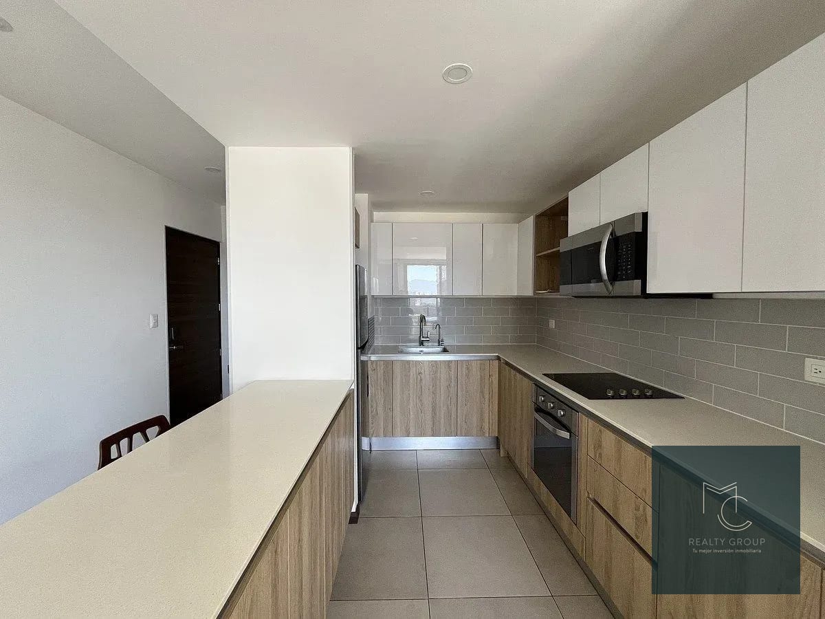 Apartamento semi amueblado en RENTA y VENTA - zona 10 — Apartamento en Alquiler en Mira, Zona 10, Guatemala, Ciudad — foto 14 de 14