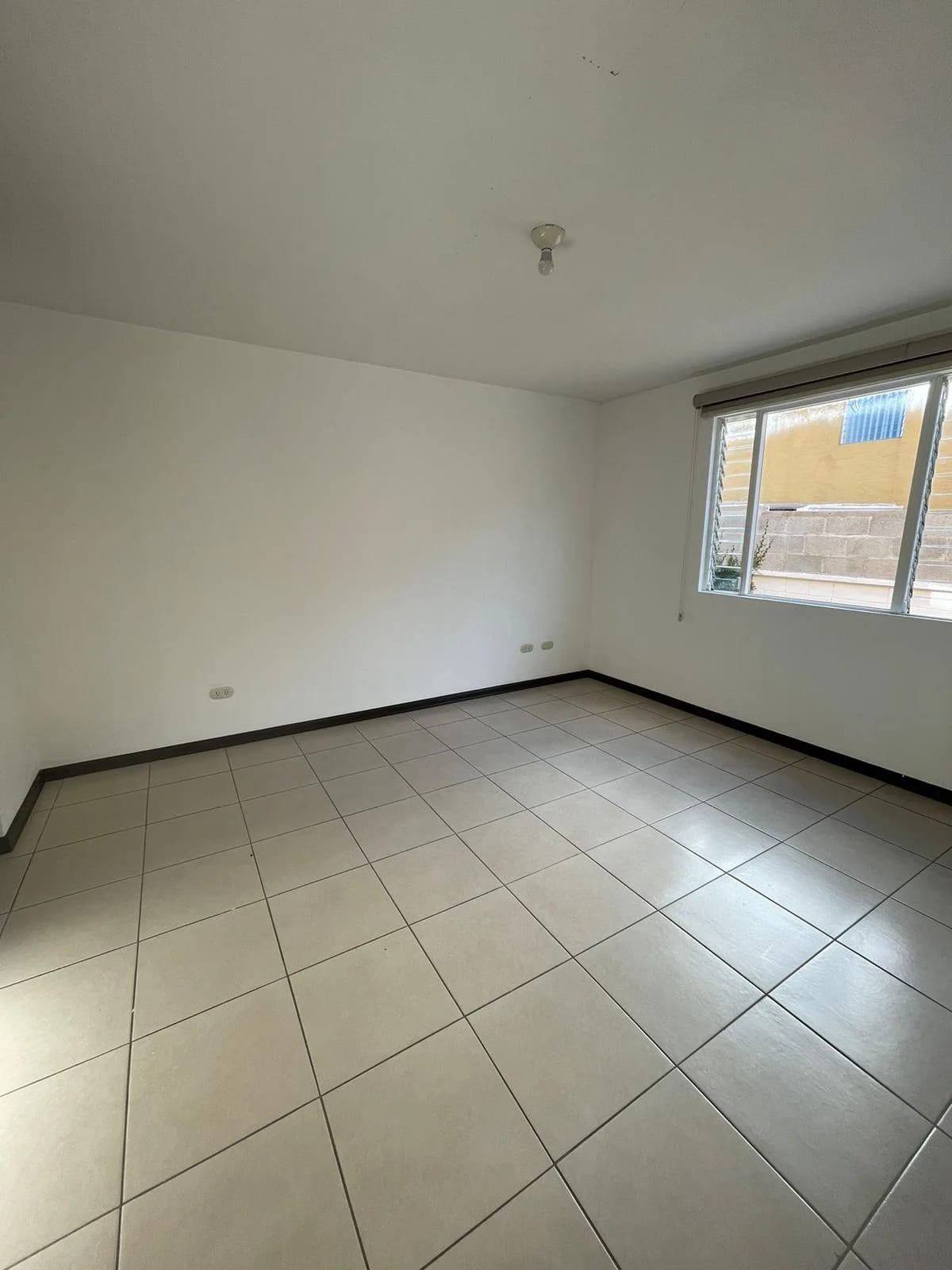 CASA EN VENTA EN CONDOMINIO BOSQUES DE SAN MARINO, ZONA 8 DE MIXCO — Casa en Venta en Zona 8 Mixco, Guatemala, Ciudad — foto 17 de 17