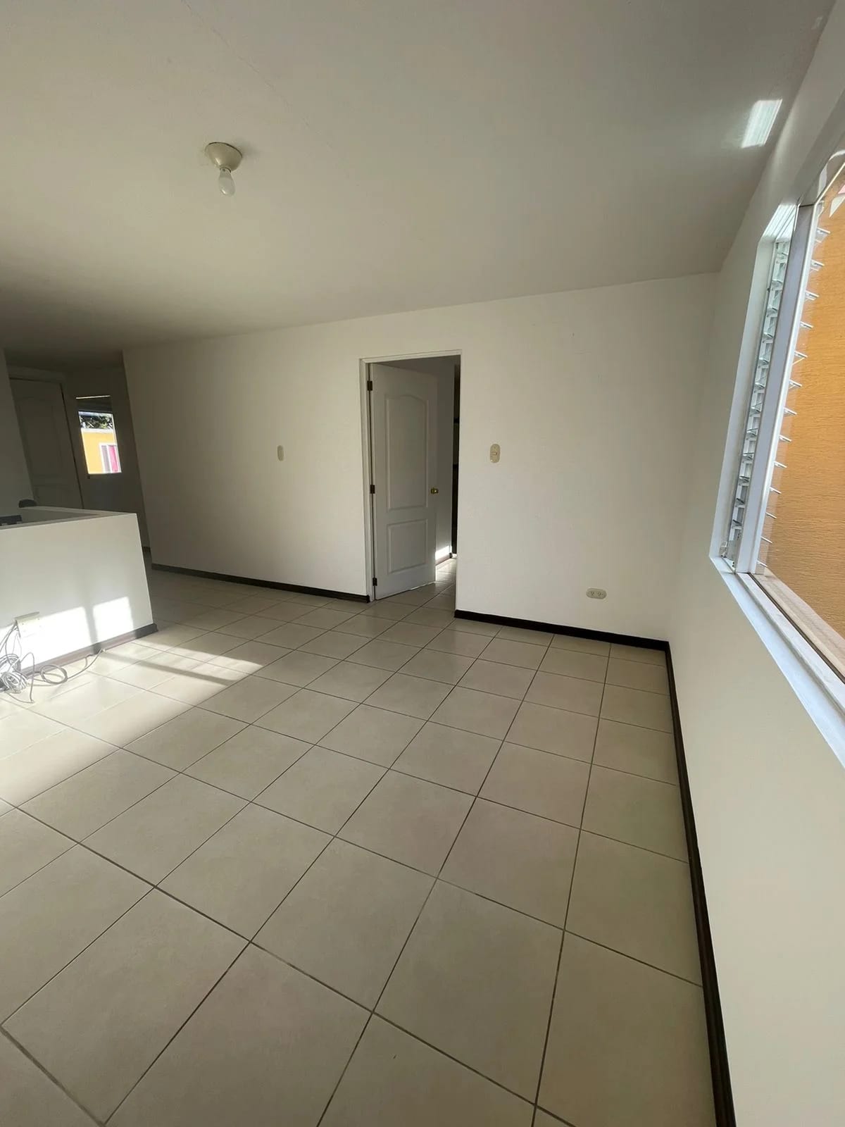 CASA EN VENTA EN CONDOMINIO BOSQUES DE SAN MARINO, ZONA 8 DE MIXCO — Casa en Venta en Zona 8 Mixco, Guatemala, Ciudad — foto 11 de 17