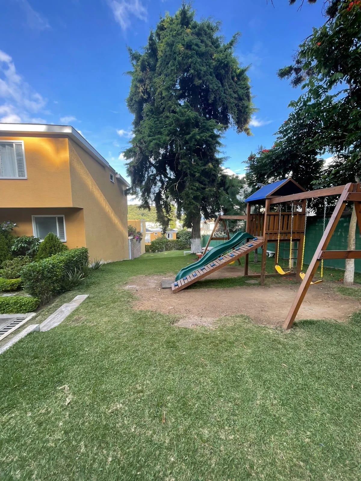 CASA EN VENTA EN CONDOMINIO BOSQUES DE SAN MARINO, ZONA 8 DE MIXCO — Casa en Venta en Zona 8 Mixco, Guatemala, Ciudad — foto 7 de 17