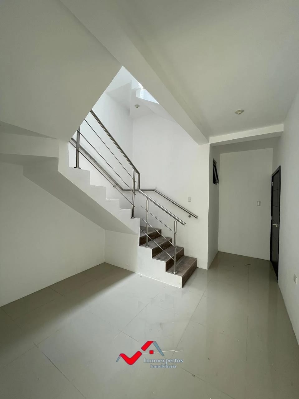 CASA EN VENTA EN ZONA 16 — Casa en Venta en Zona 16, Guatemala, Ciudad — foto 3 de 17
