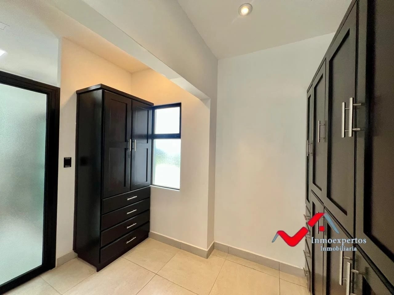 CASA EN VENTA EN ZONA 16 — Casa en Venta en Zona 16, Guatemala, Ciudad — foto 11 de 17
