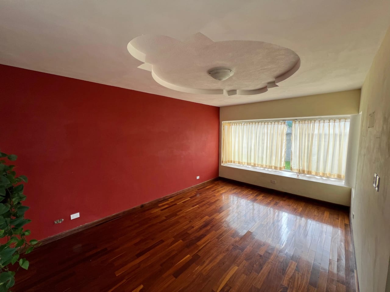 CASA EN VENTA SAN CRISTOBAL, ZONA 8 DE MIXCO RESIDENCIAL LOMA REAL — Casa en Venta en Loma Real, Zona 8 Mixco, Guatemala, Ciudad — foto 8 de 16