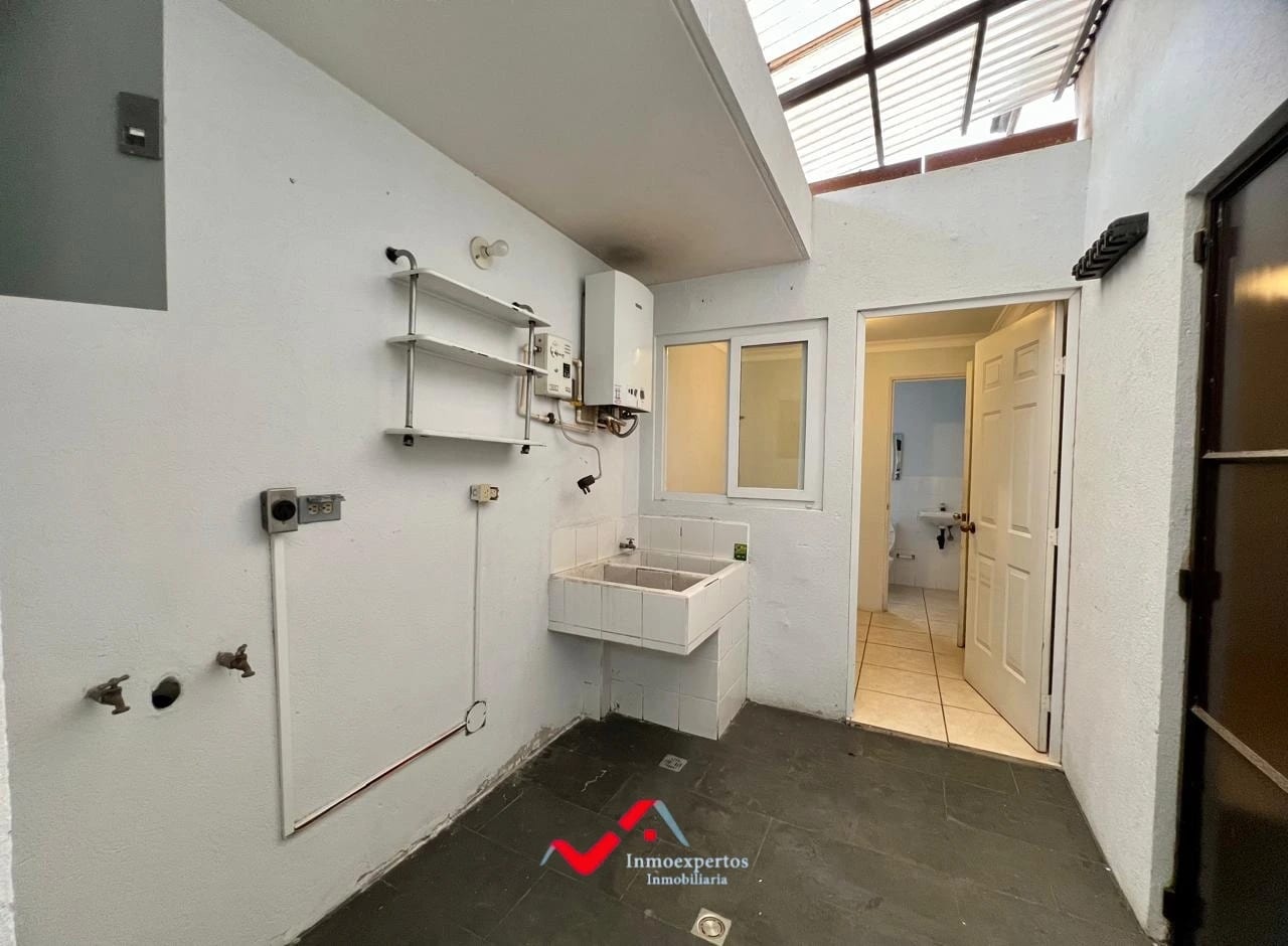CASA EN RENTA EN PRADOS DE SAN CRISTOBAL, ZONA 8 DE MIXCO — Casa en Alquiler en Prados de San Cristóbal, Zona 8 Mixco, Guatemala, Ciudad — foto 3 de 17