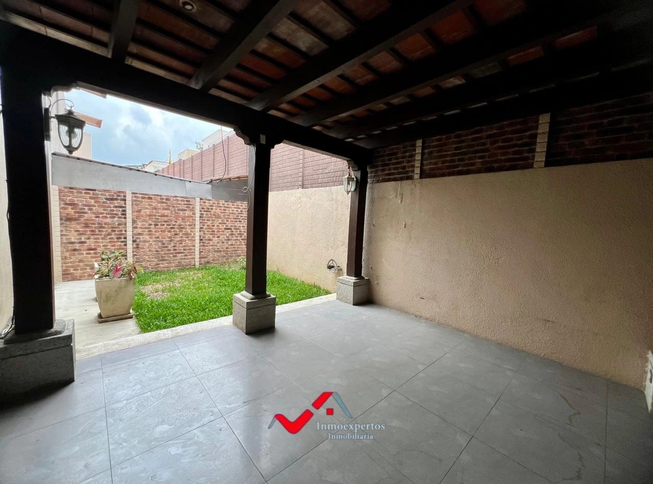CASA EN RENTA EN PRADOS DE SAN CRISTOBAL, ZONA 8 DE MIXCO — Casa en Alquiler en Prados de San Cristóbal, Zona 8 Mixco, Guatemala, Ciudad — foto 14 de 17