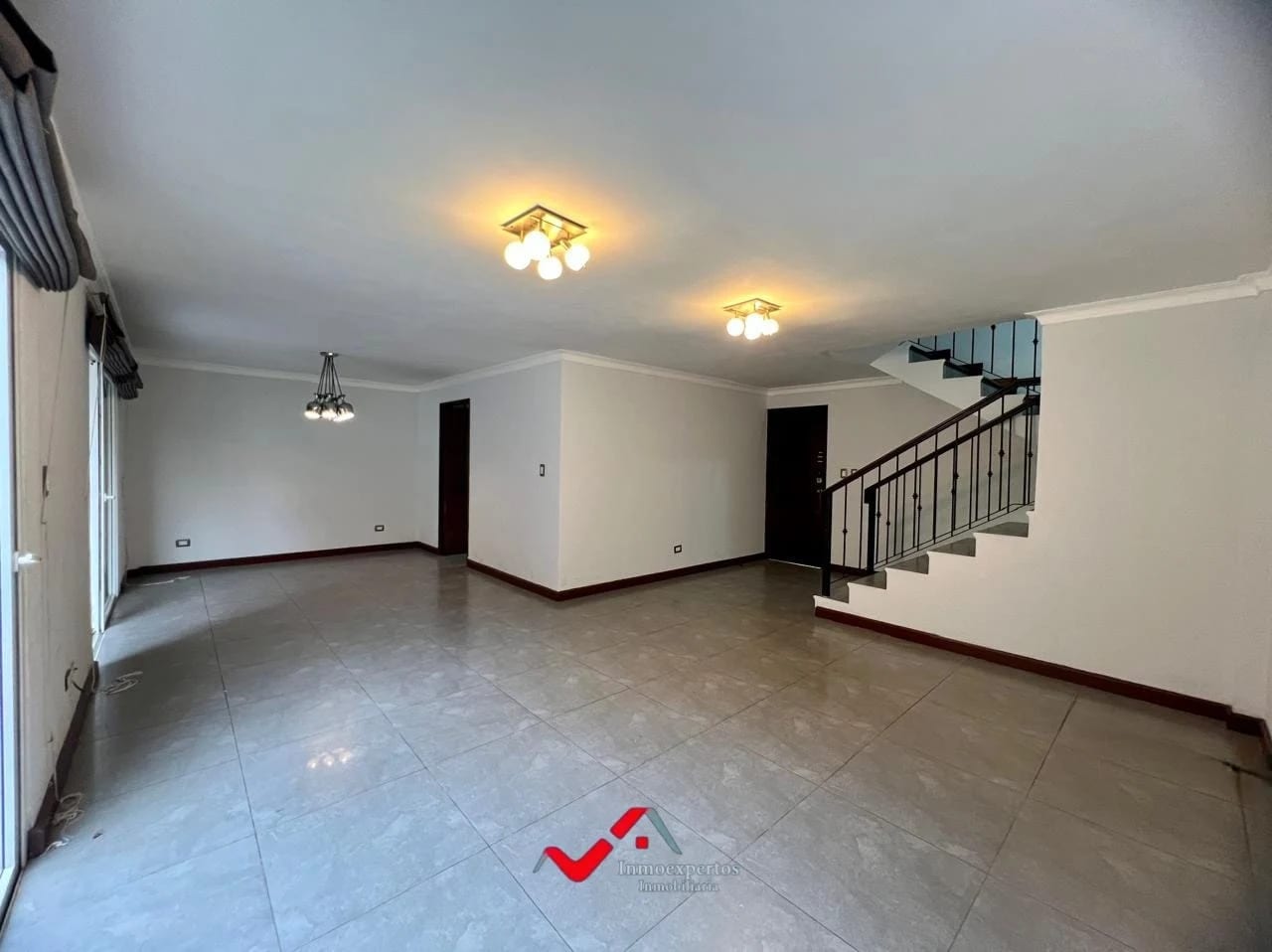 CASA EN RENTA EN PRADOS DE SAN CRISTOBAL, ZONA 8 DE MIXCO — Casa en Alquiler en Prados de San Cristóbal, Zona 8 Mixco, Guatemala, Ciudad — foto 16 de 17