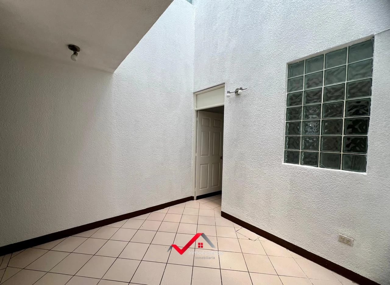 CASA EN VENTA EN FRAIJANES KM 27 — Casa en Venta en Carretera a El Salvador, Guatemala, Ciudad — foto 2 de 14