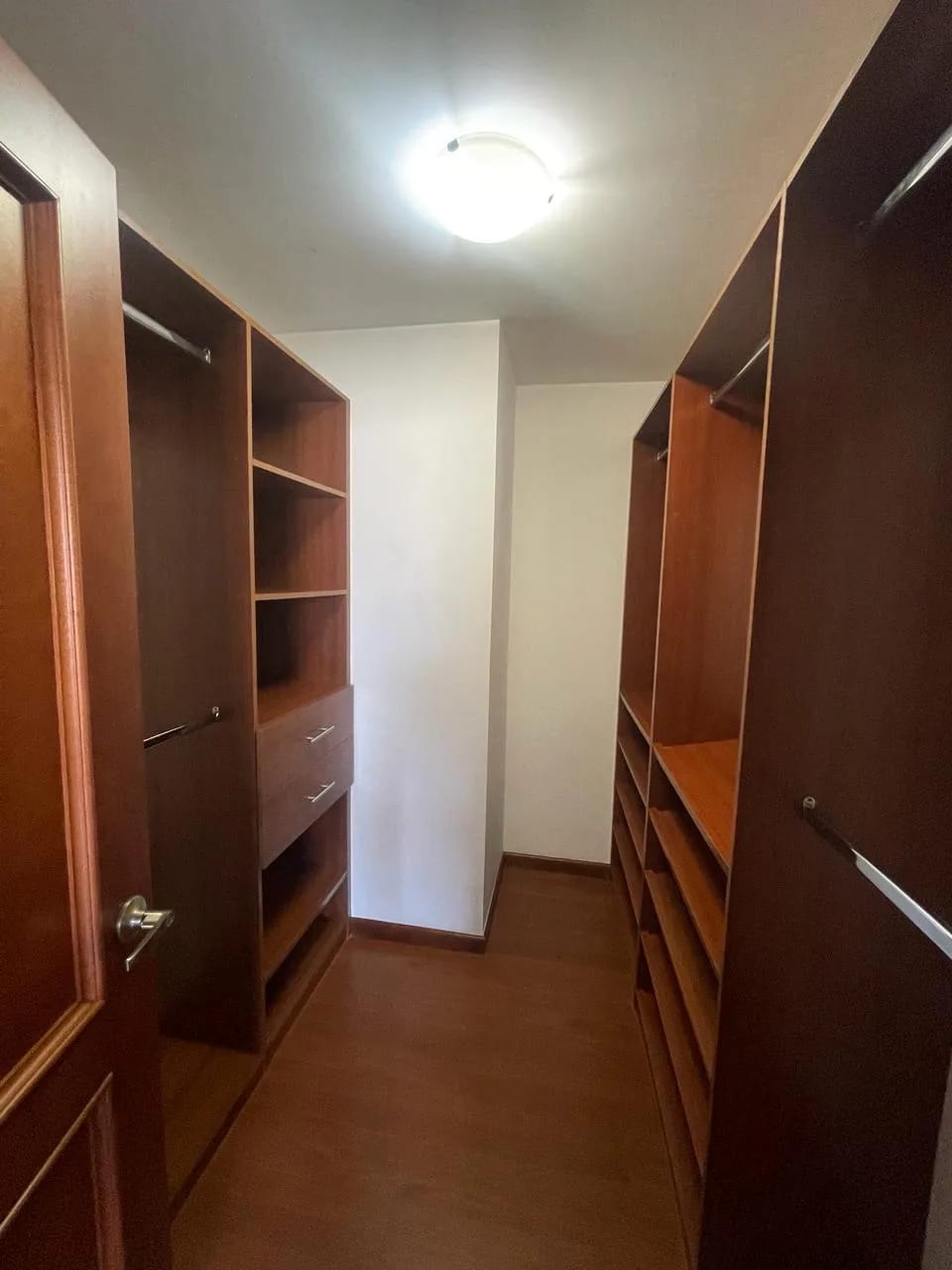 Apartamento en Renta Zona 15, Vista Hermosa II Edificio Botticelli II — Apartamento en Alquiler en Botticelli II, Zona 15, Guatemala, Ciudad — foto 15 de 17