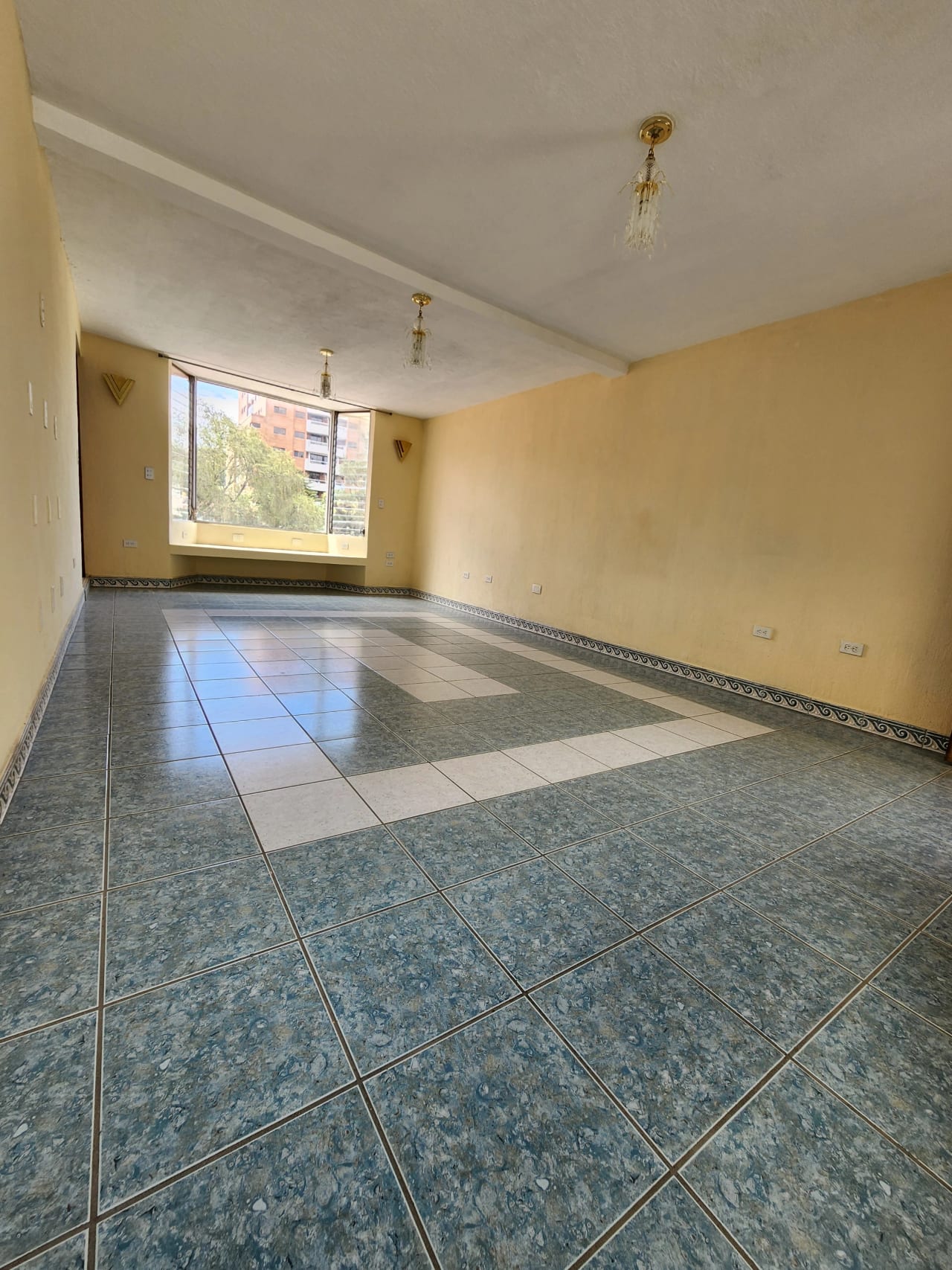 RENTA | Propiedad en Zona 15 - Espacio Versátil para Clínica, Oficina, Salón o Showroom Privado — Casa en Alquiler en Vista Hermosa III, Zona 15, Guatemala, Ciudad — foto 9 de 17