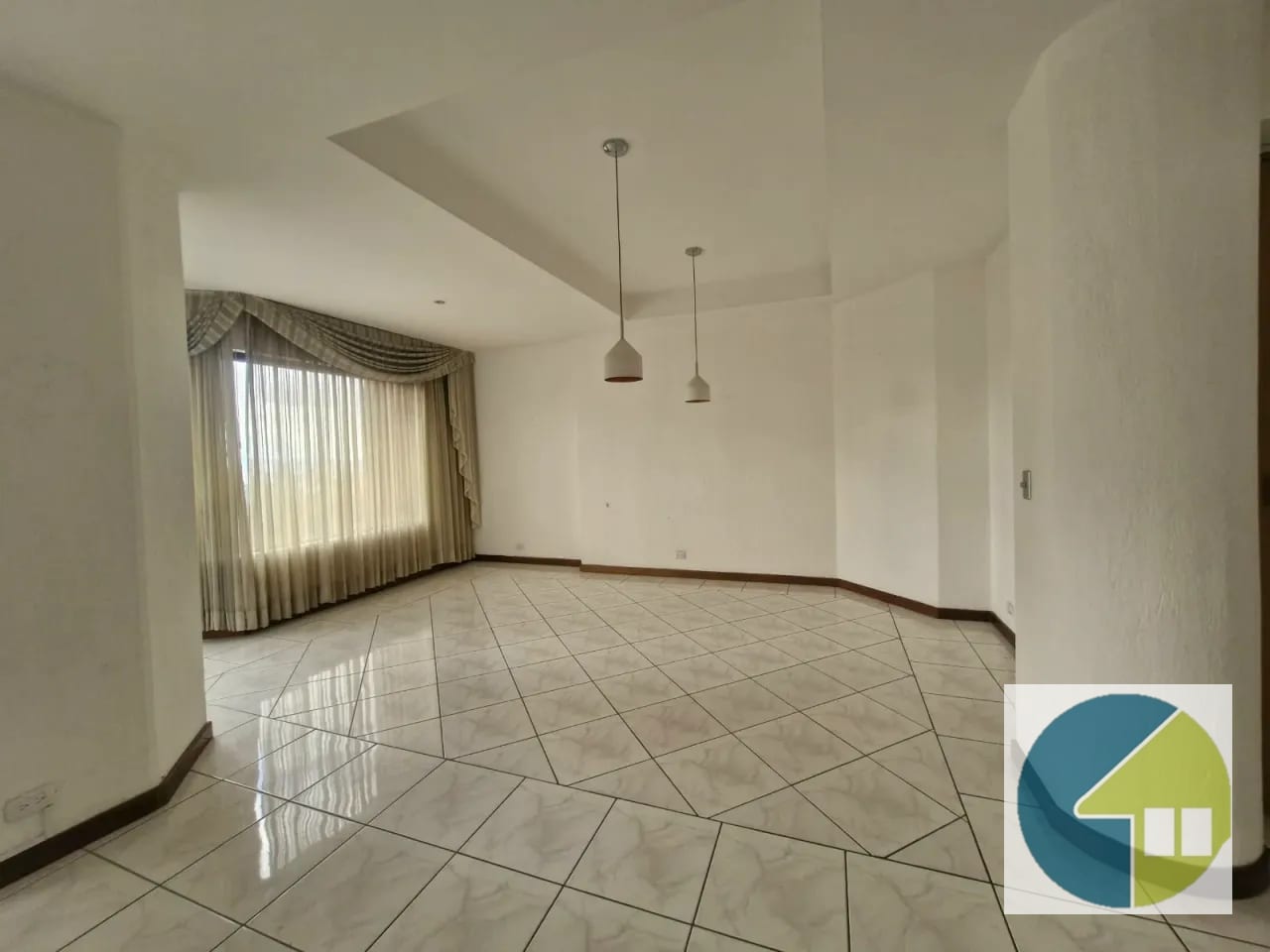 Comedor — 🏙️✨ ¡vive con Elegancia y Disfruta de Impresionantes Vistas en Lomas — Apartamento en Alquiler en Carretera a El Salvador, Guatemala, Ciudad — foto 4 de 13