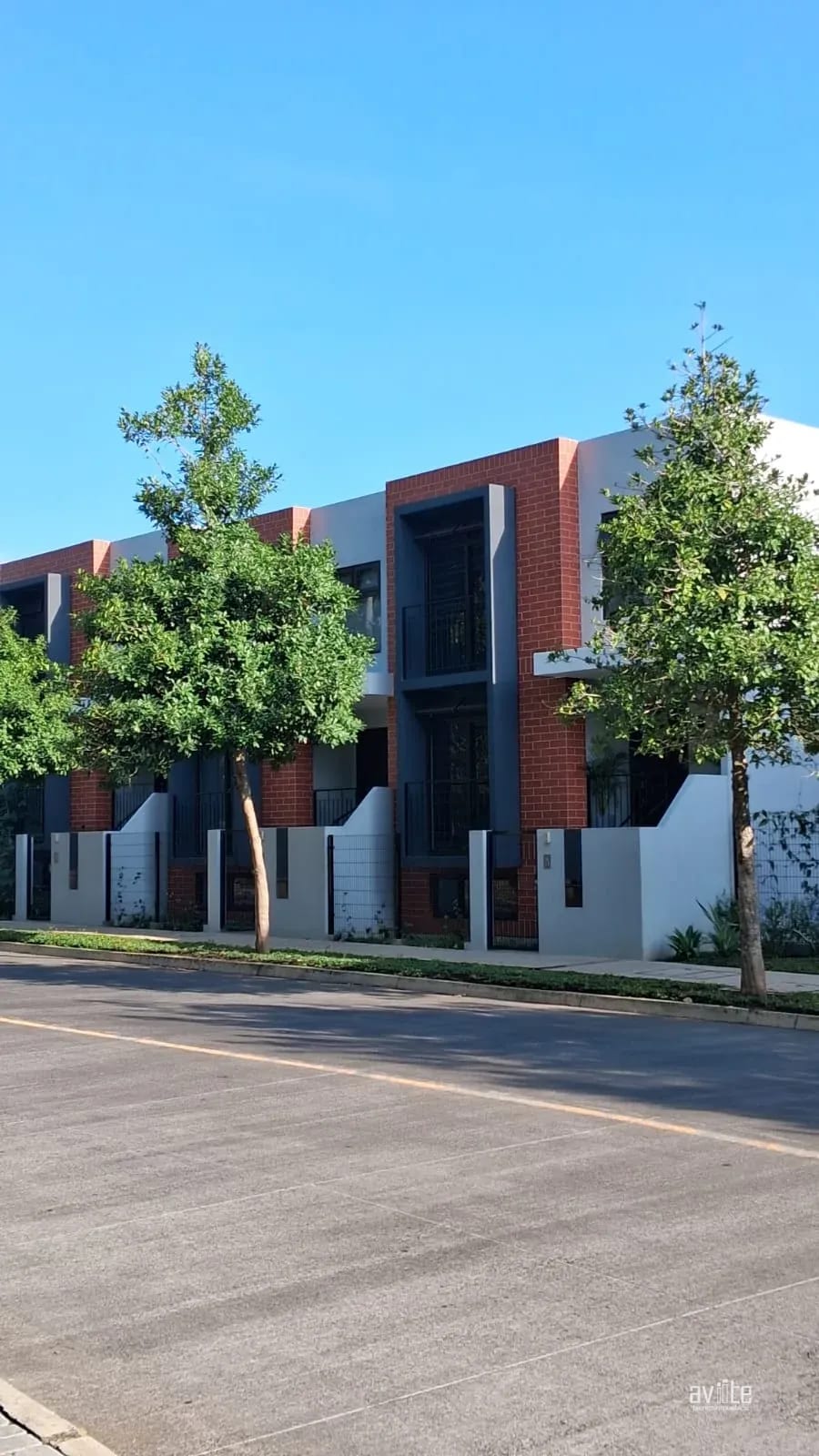 Condado Naranjo, Serena para estrenar. Linda casa en Q10000 — Casa en Alquiler en Condado Naranjo, Zona 4 Mixco, Guatemala, Ciudad — foto 1 de 8