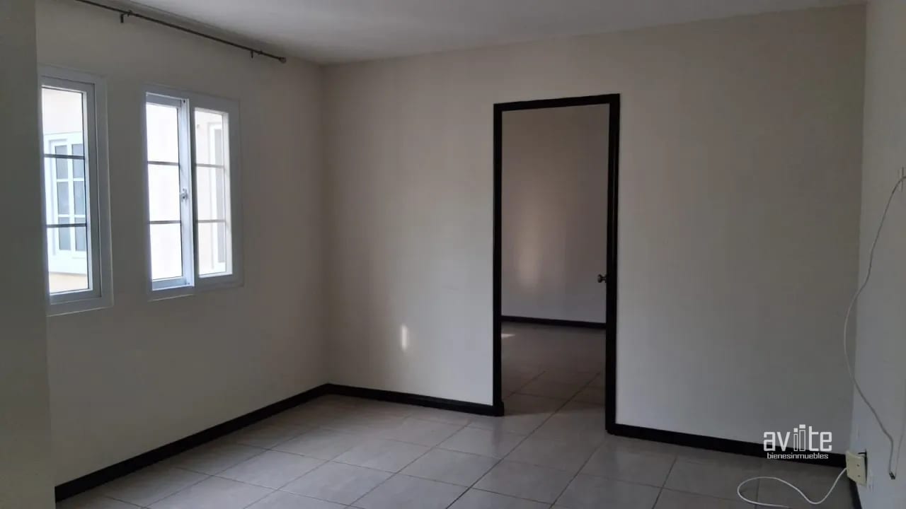 Condado Naranjo, casa Solana de construcción reciente en venta. Santa Natalia, dentro de Alameda Norte — Casa en Venta en Condado Naranjo, Zona 4 Mixco, Guatemala, Ciudad — foto 7 de 17